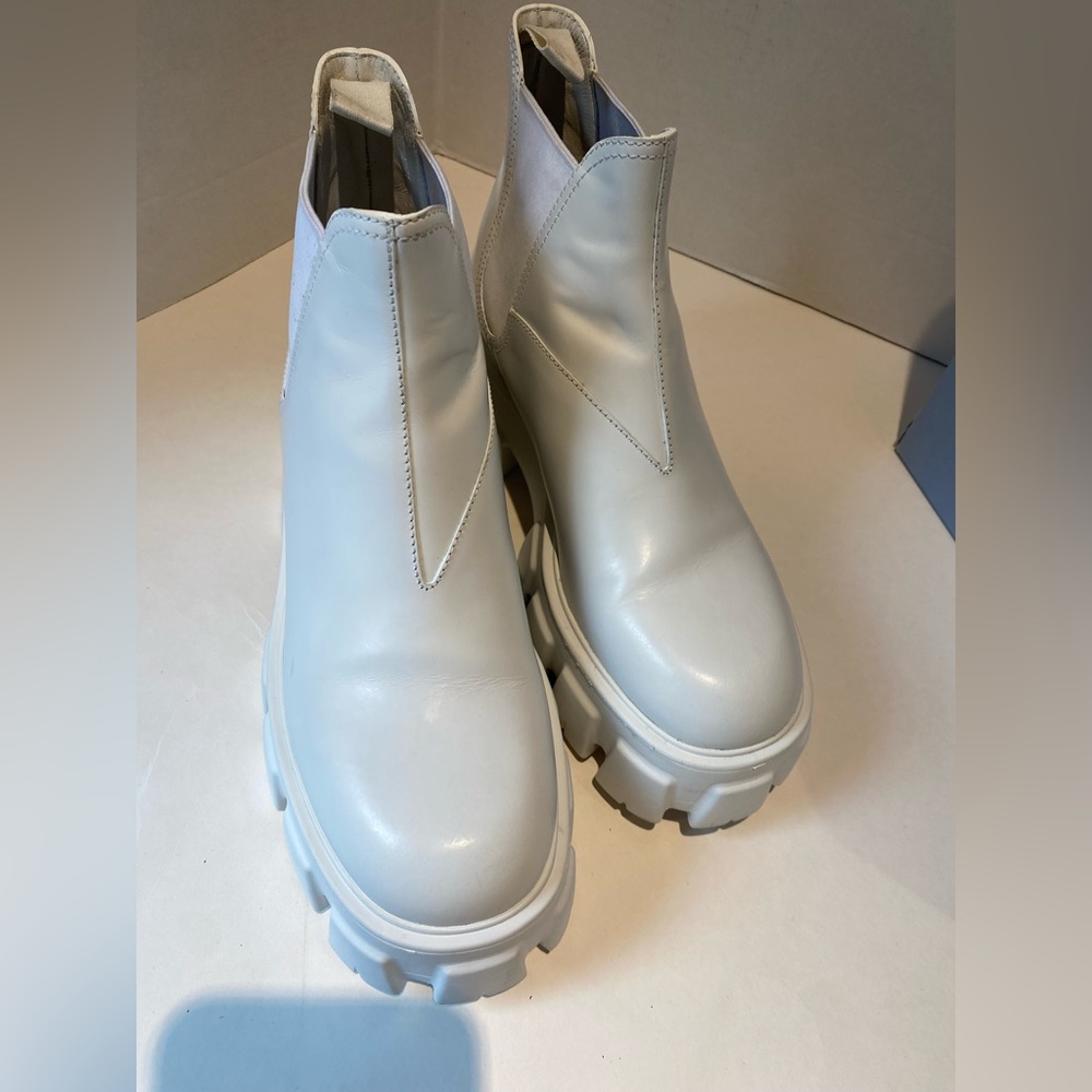 Prada Monolith 55 Leather Lug-Sole Chelsea Boots. Size 38.5 - Picture 14 of 16